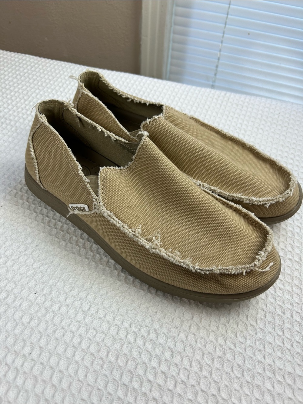 Crocs Santa Cruz Men’s 12 Khaki Tan Canvas Slip On Loafers Frayed